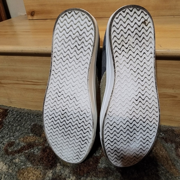 Rosy Women's Khaki Patchwork Leopard Sneakers - Picture 6 of 8